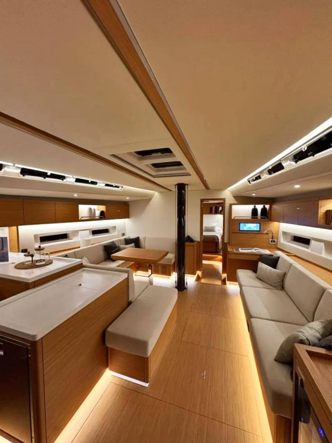 New & Pre-Owned Yachts